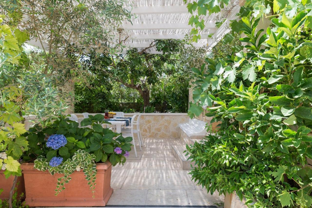 Appartamento Gardenia In Villa Mariella ออสตูนี ภายนอก รูปภาพ