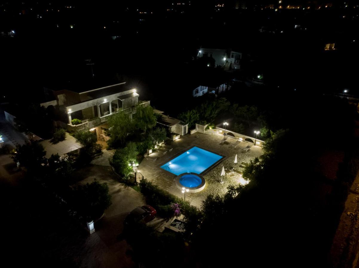 Appartamento Gardenia In Villa Mariella ออสตูนี ภายนอก รูปภาพ