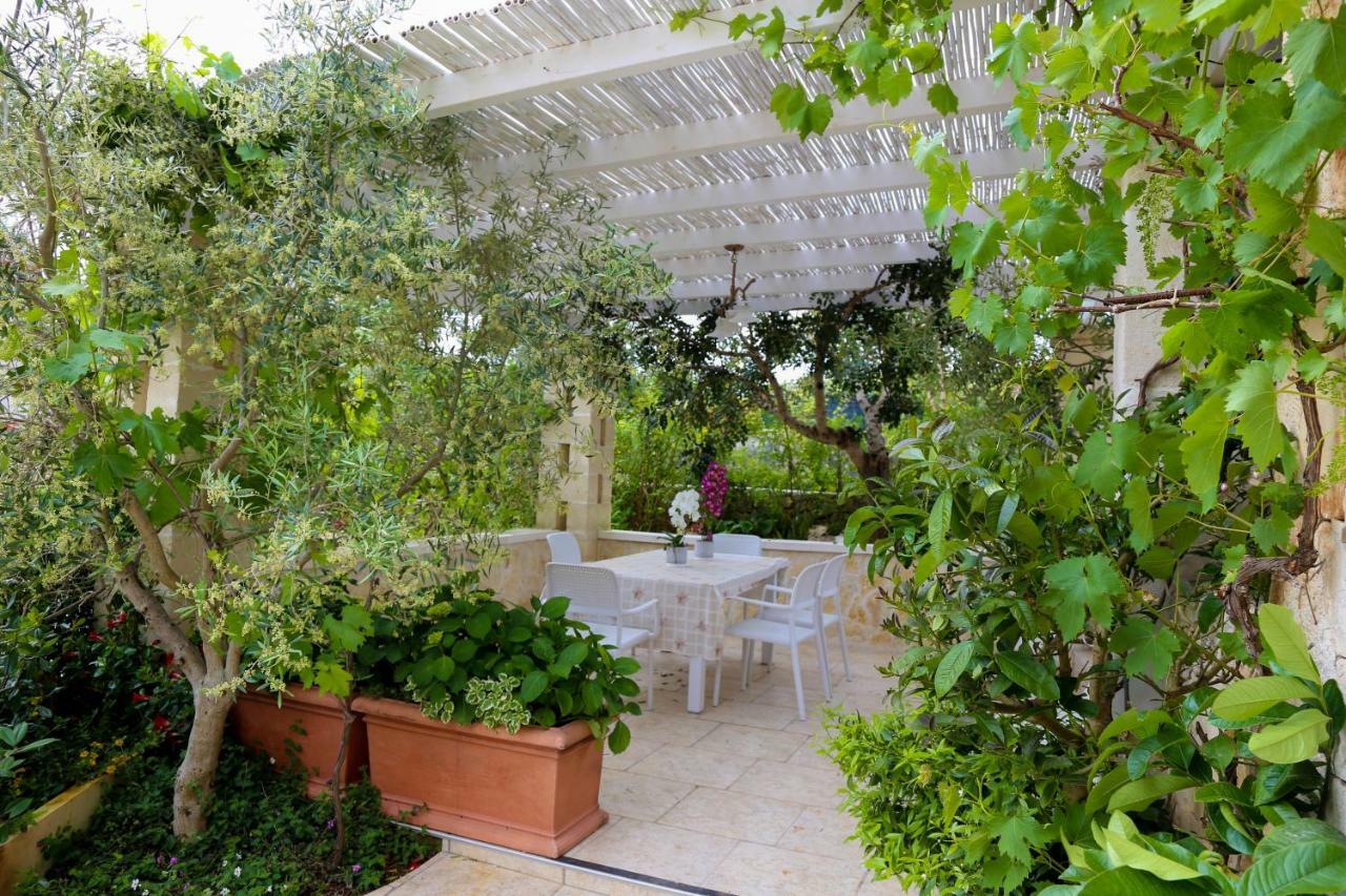 Appartamento Gardenia In Villa Mariella ออสตูนี ภายนอก รูปภาพ